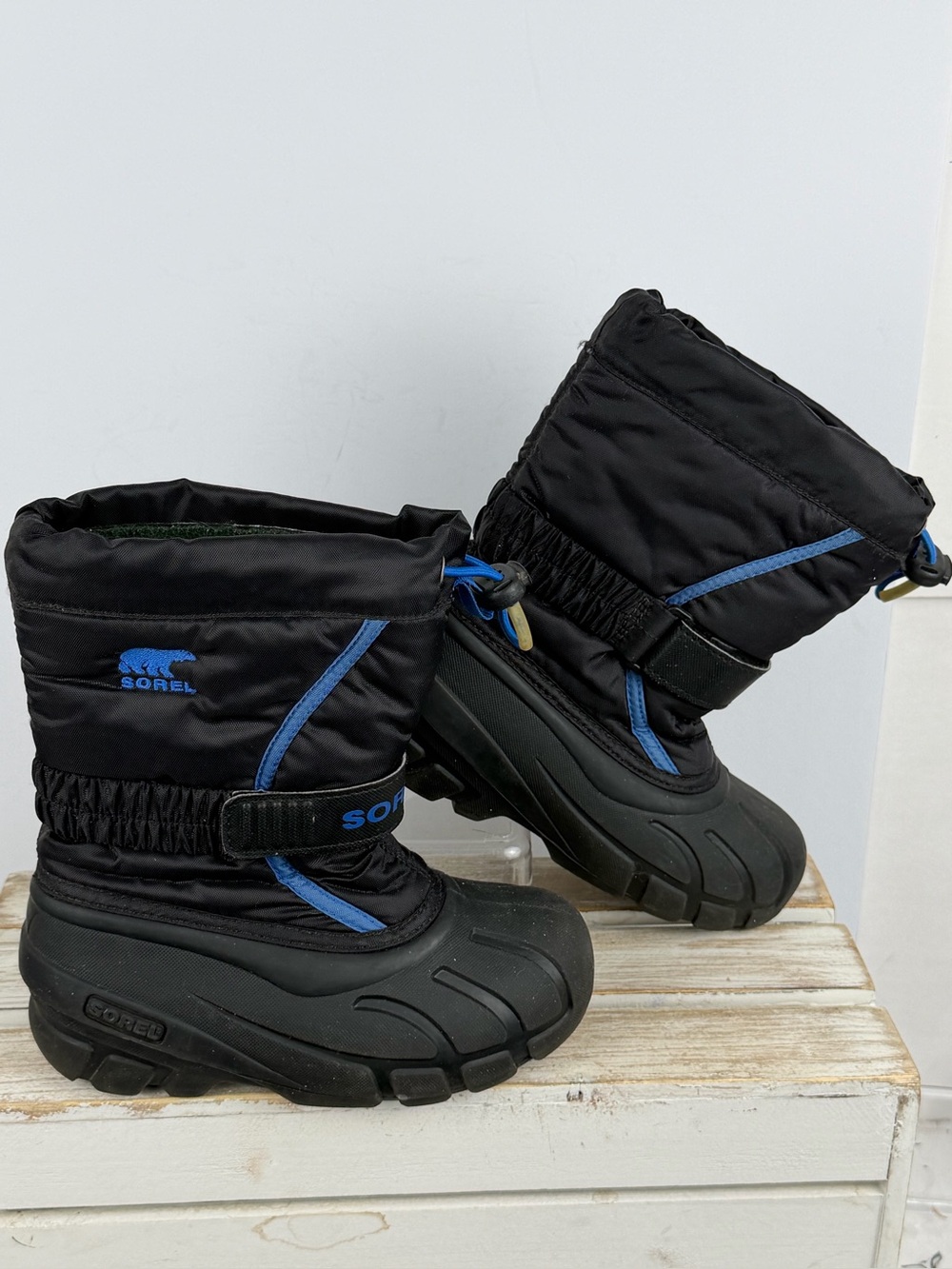 Sorel Flurry youth winter boots black waterproof design size 12